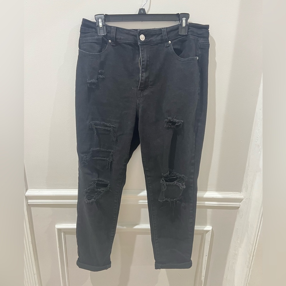 Black destroyed, stretchy jeans